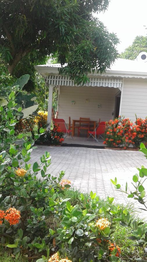 Bungalow Le Manikou Le Robert Exterior foto
